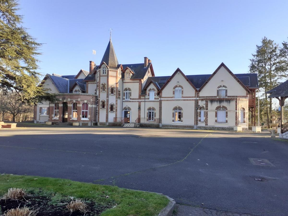 Hotel-Restaurant Domaine De La Grande Garenne ヌヴィー＝シュル＝バランジョン エクステリア 写真