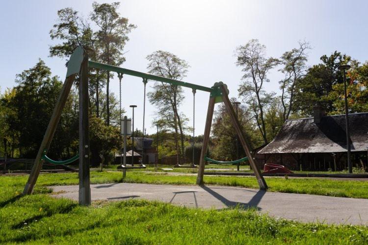 Hotel-Restaurant Domaine De La Grande Garenne ヌヴィー＝シュル＝バランジョン エクステリア 写真