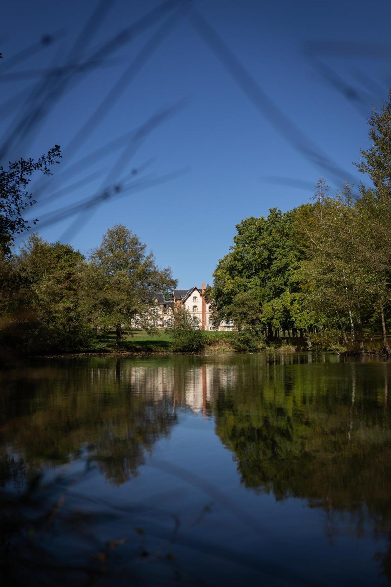 Hotel-Restaurant Domaine De La Grande Garenne ヌヴィー＝シュル＝バランジョン エクステリア 写真