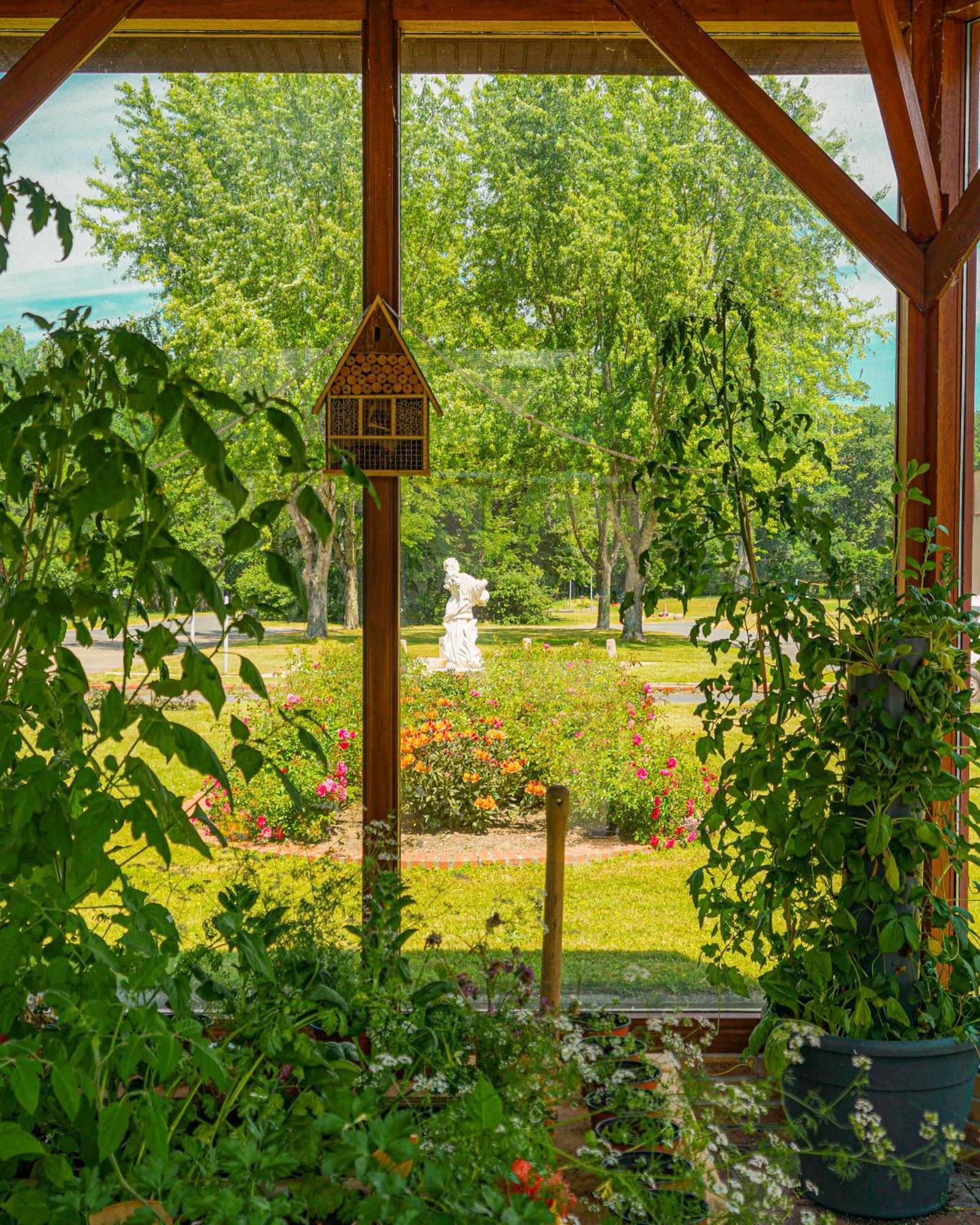 Hotel-Restaurant Domaine De La Grande Garenne ヌヴィー＝シュル＝バランジョン エクステリア 写真