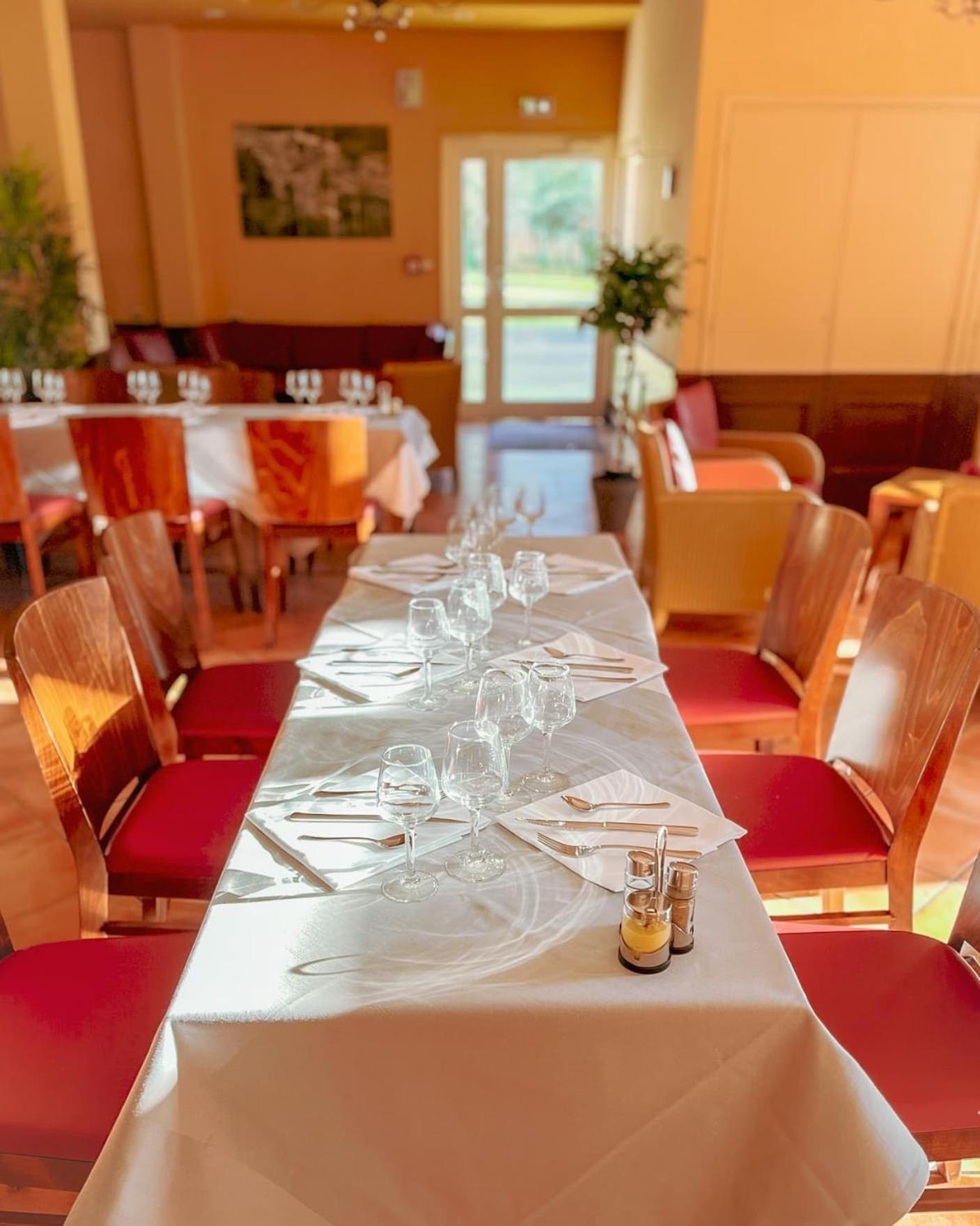 Hotel-Restaurant Domaine De La Grande Garenne ヌヴィー＝シュル＝バランジョン エクステリア 写真